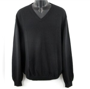 JOSEPH & LYMAN Black Cashmere V Neck Sweater